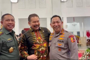 Cara Prabowo Memutus di Tengah Krisis Kepercayaan
