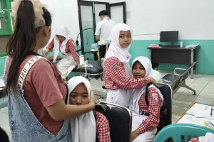 Diangkut Ambulans, Puluhan Siswa di Gembong Pati Diduga