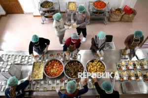 Korban Keracunan MBG Cirebon: Dari Balita, Lansia, Sampai Pegawai SPPG