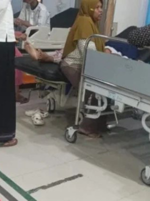 Puluhan Siswa SMKN 1 Anjatan Diduga Keracunan Menu MBG Basi