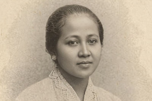 Dari 'Menembus' ke 'Menunggu': Tragedi Semantik Pemikiran R.A Kartini