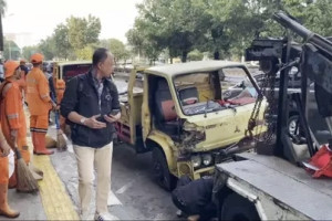 Dibakar Massa Demo, 5 Truk GRIB Jaya Dievakuasi dari Slipi