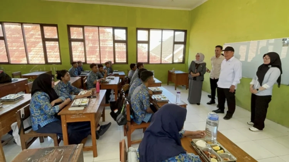Siswa Temukan Makanan Basi pada Menu MBG di Surabaya
