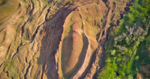 TIGA PUISI: Yesmil Anwar