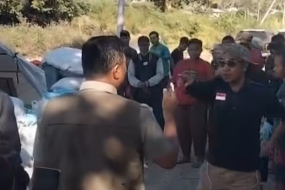 Viral Camat Ngamuk ke Petugas BNPB: Saya Stres, Bantuan Sedikit untuk Bagi ke Banyak Orang