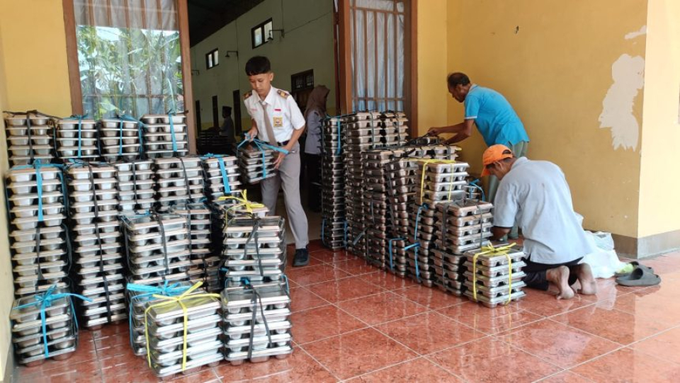 Ratusan Siswa dan Guru SMPN 2 Jepara Diduga Keracunan Usai Santap Menu MBG