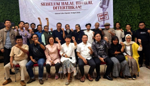 Dukungan untuk Prof Siaful Mujani dalam acara halal bihalal yang digelar Komunitas Ciputat dengan tajuk “Sebelum Halal Bihalal Ditertibkan!” pada Kamis (16/4/2026). 