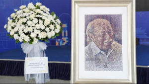 Upacara pelepasan jenazah Guru Besar Emeritus Fakultas Seni Rupa dan Desain (FSRD) ITB, Prof Widagdo, Minggu (27/9/2026). Prof Widagdo meninggal dunia pada Sabtu malam, (26/9/2026), dalam usia 92 tahun. (Sumber: Dok ITB.)