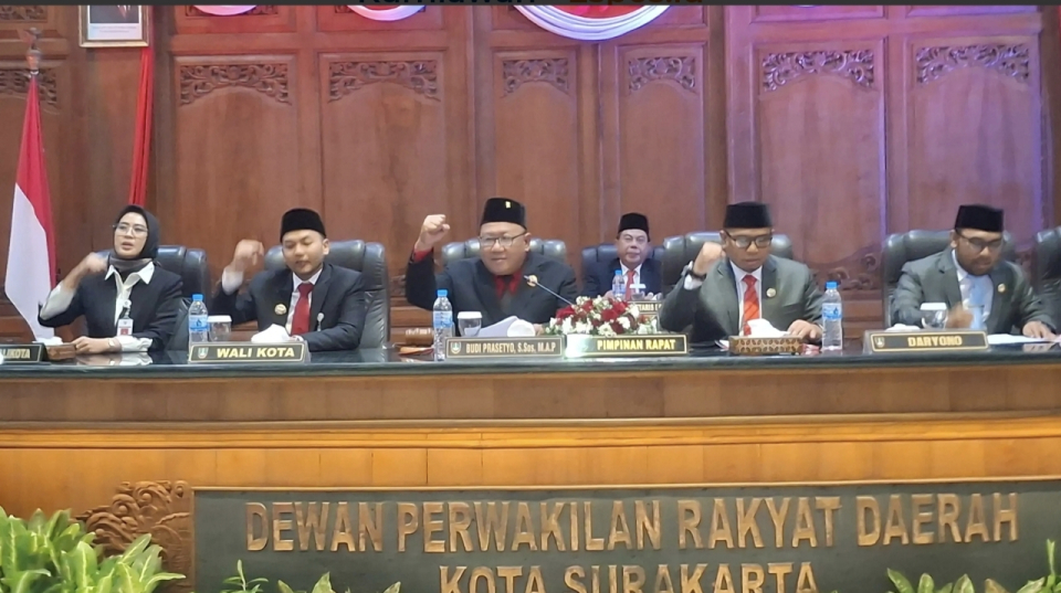 Kepanjangan, Rapat Paripurna Mendengarkan Pidato Presiden di DPRD Solo Disetop