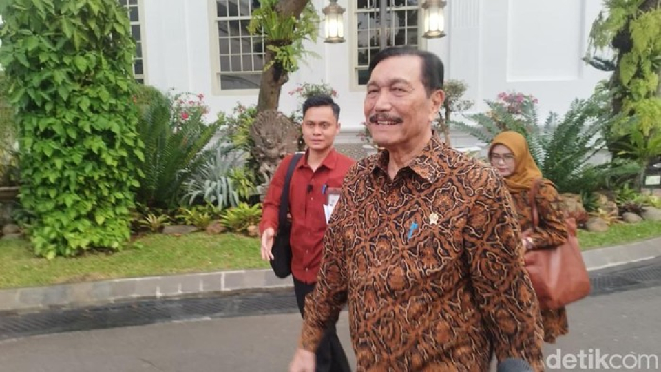 Luhut Ungkap Bansos Nanti Bentuknya Tunai, Rp 5,4 Juta/ Orang