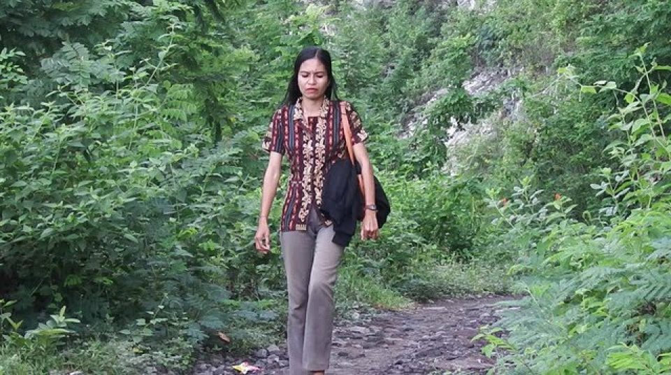 Perjuangan Guru Honorer di NTT: Lintasi Hutan ke Sekolah, Digaji Rp 150 Ribu
