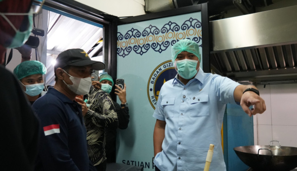 MBG Bermasalah, Akademisi: 'Lapor ke Siapa? Polisi Punya Dapur SPPG, TNI Punya, DPR Juga Punya SPPG, Runyam!