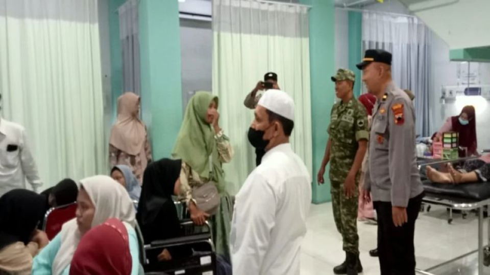 Diduga Keracunan Menu MBG, Ratusan Santri di Demak Dilarikan ke Rumah Sakit