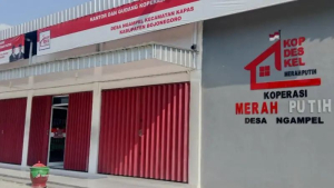Koperasi Desa Merah Putih (KDMP) di Desa Ngampel, Kabupaten Bojonegoro, Jawa Timur, tutup karena alasan token listrik habis, pada Rabu (08/07).