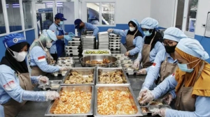 Survei Poltracking: 49,2 Persen Publik Tidak Puas dengan MBG