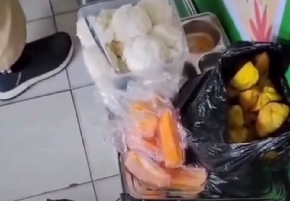Ramai di Medsos, Guru SMA di Garut Beri Pesan Menohok soal MBG ke Prabowo: Ini Jadi Sampah, Buang-Buang Uang, Mending Ditutup!