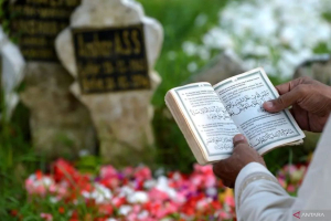 DUA PUISI Kelana Budi Mulia