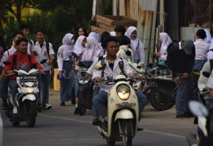 Ke Sekolah Tanpa Motor: Disiplin Baru Pelajar Jabar