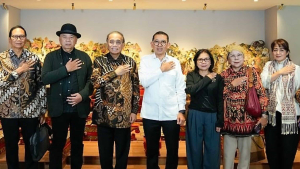 Menteri Kebudayaan RI, Fadli Zon (Baju Putih), menerima Duta Besar RI untuk Amerika Serikat, Indroyono Soesilo (No.3 dari kiri) dan Pengurus Yayasan Fortuga yang akan menggelar Pameran Kebudayaan “The Indonesia Living Heritage 2027”, di Washington DC – AS, pada tahun 2027 mendatang.