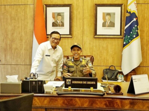 Kisah Mr Dede Satpol PP Jago Bahasa Inggris Diajak Pramono Anung Beri Inspirasi