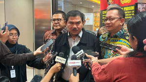 Dewan Penasihat Mendes PDT Prof. Juanda (tengah)