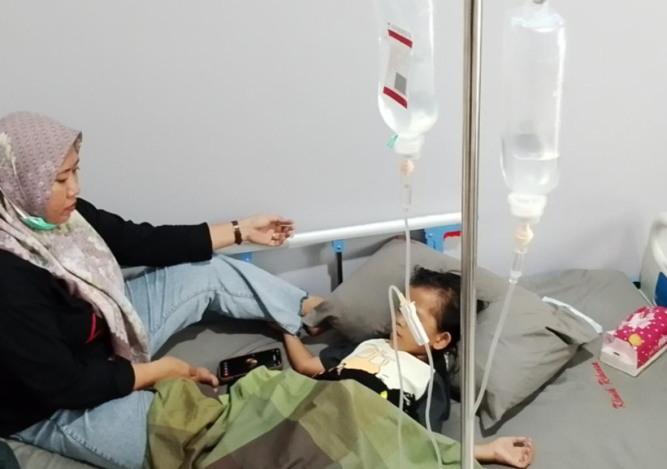 Belasan Guru-Siswa Nabire Dirawat, Diduga Keracunan MBG