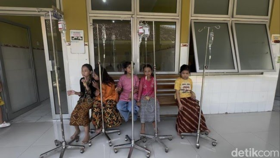 Puluhan Siswa SD di Rembang Diduga Keracunan MBG, Acara Kartinian Gagal Total