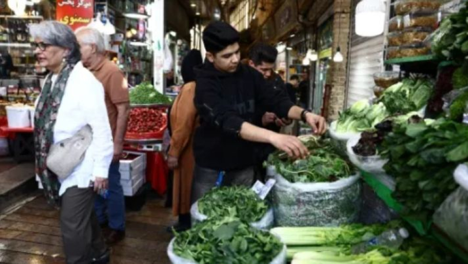 Perang hantam ekonomi Iran, inflasi pangan tembus 115%